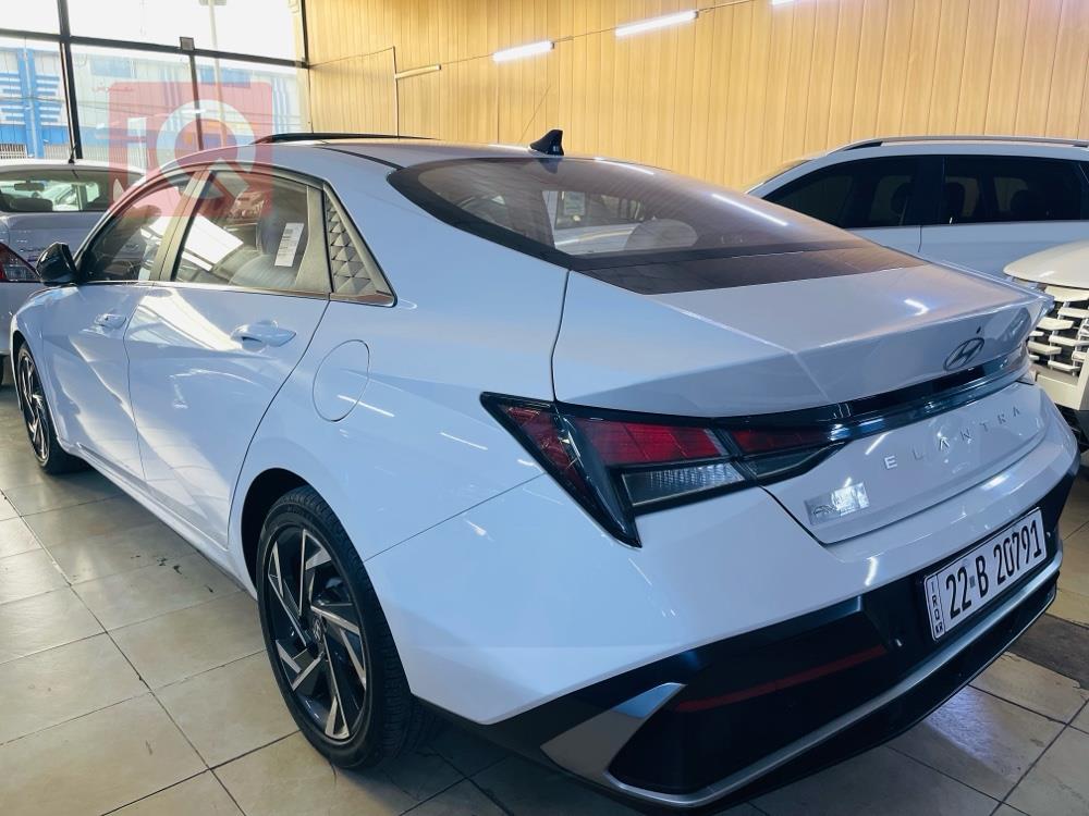 هیوندای ئەلەنترا